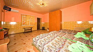 Гостиница Арсенал Евпатория Люкс с 1 спальней и кухней-3