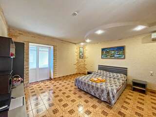 Гостиница Арсенал Евпатория Апартаменты с балконом и кухней-1