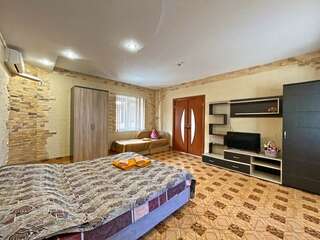 Гостиница Арсенал Евпатория Апартаменты с балконом и кухней-3