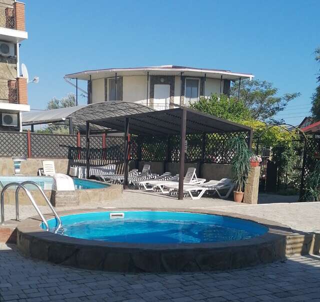 Гостиница Арсенал Евпатория-99